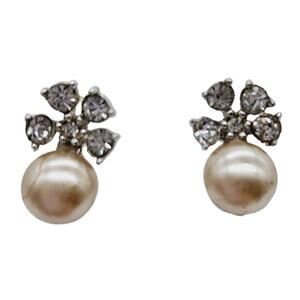 Vintage Bogoff faux pearl earrings clip on